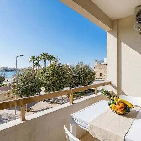 Casa Stella Centre - Sea View, Ac & Wifi Holiday home