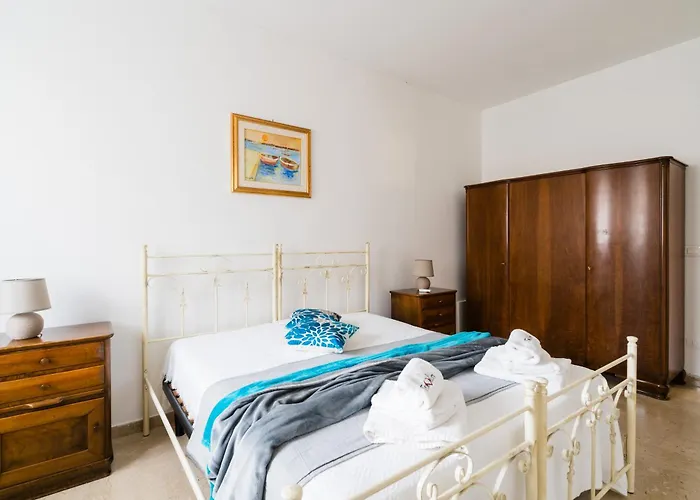 Casa Stella Centre - Sea View, Ac & Wifi Holiday home *